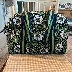 Vera Bradley bag, like new, pretty baby, green and white